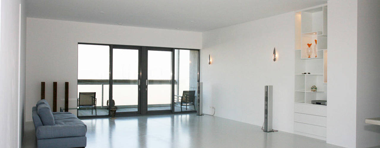 Latex spuitwerk penthouse woning te Rotterdam, WandenPlafondSpuiten.nl | latex spuiten | spack spuiten | stucwerk: modern door WandenPlafondSpuiten.nl | latex spuiten | spack spuiten | stucwerk, Modern