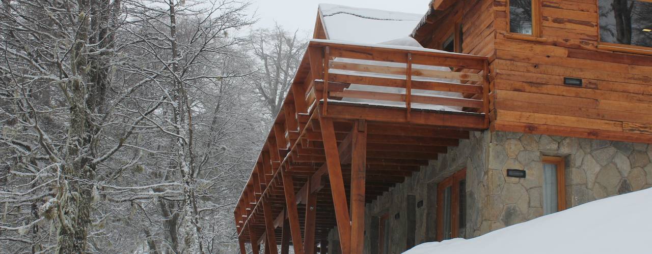 Cabaña Las Pendientes - Patagonia Argentina, Aguirre Arquitectura Patagonica Aguirre Arquitectura Patagonica クラシカルな 家