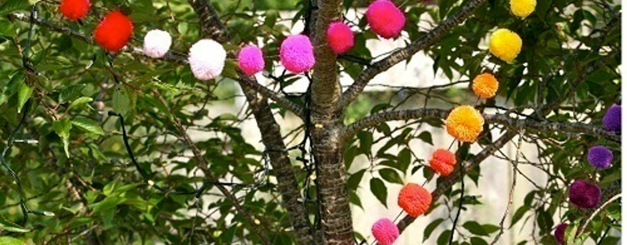 Pom Pom Garlands in the Garden , PomPom Galore PomPom Galore 에클레틱 정원