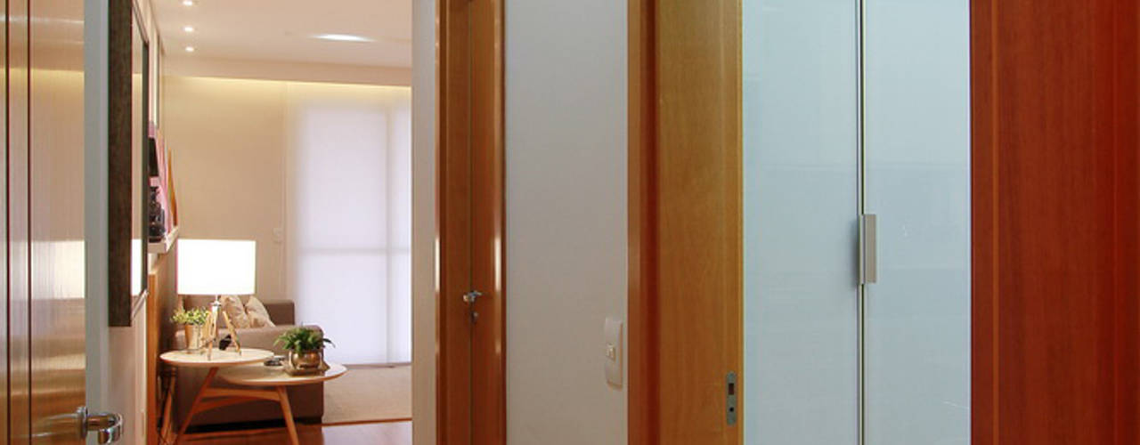 Apartamento Jovem Casal | Campo Grande MS, Camila Tannous Arquitetura & Interiores Camila Tannous Arquitetura & Interiores Eclectic style corridor, hallway & stairs