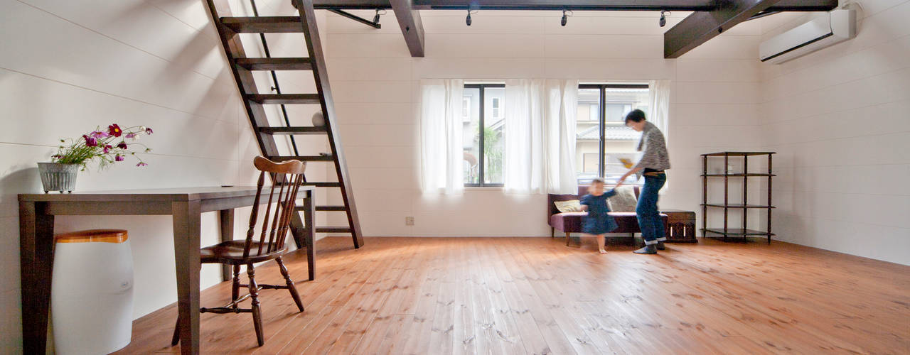 建築家の元自邸をリノベーションでさらに快適な空間に！, 株式会社リボーンキューブ 株式会社リボーンキューブ Modern living room