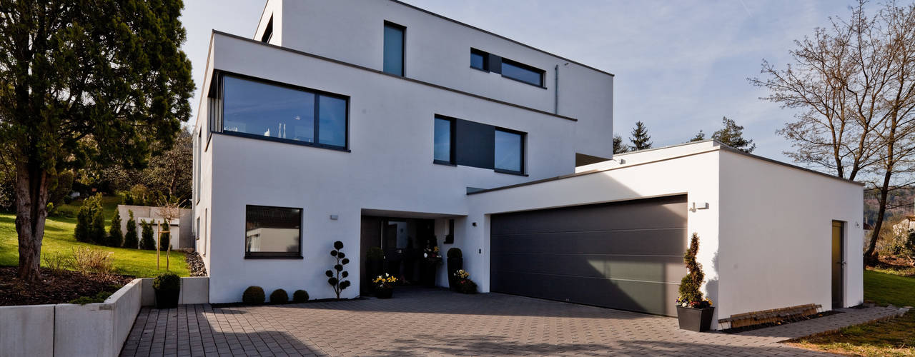 Neubau Einfamilienhaus mit Doppelgarage in Lorch, Baden-Württemberg, brügel_eickholt architekten gmbh brügel_eickholt architekten gmbh Nowoczesne domy