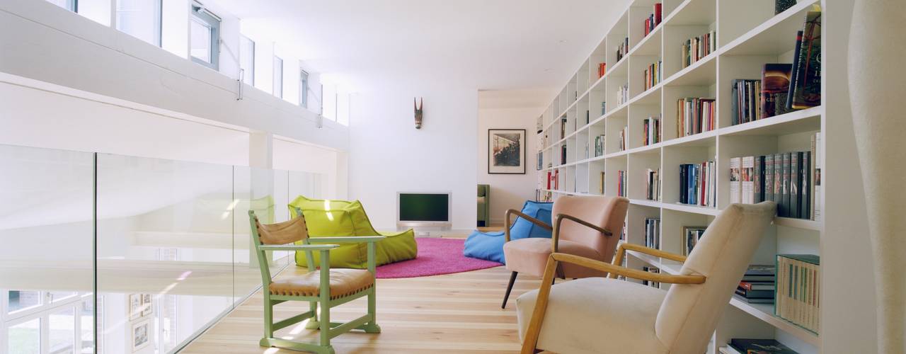 Gartenloft, Berlin MItte, STUDIO HANSEN STUDIO HANSEN Modern living room