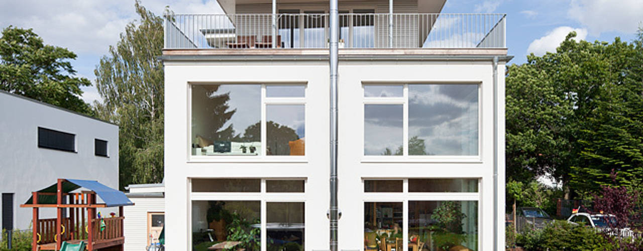 Una casa simple y moderna ¡Pensada para terrenos chiquitos! | homify