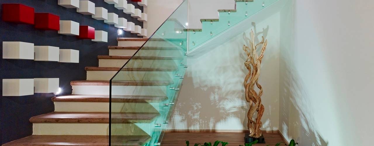 Casa Altavista, Excelencia en Diseño Excelencia en Diseño Modern corridor, hallway & stairs