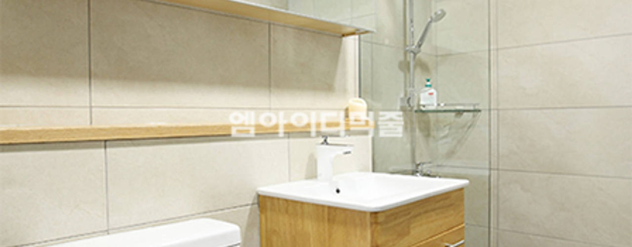 송파 신천동 잠실파크리오아파트 45평형, MID 먹줄 MID 먹줄 Modern Bathroom