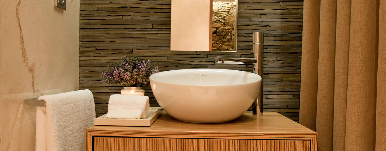 homify Modern style bathrooms