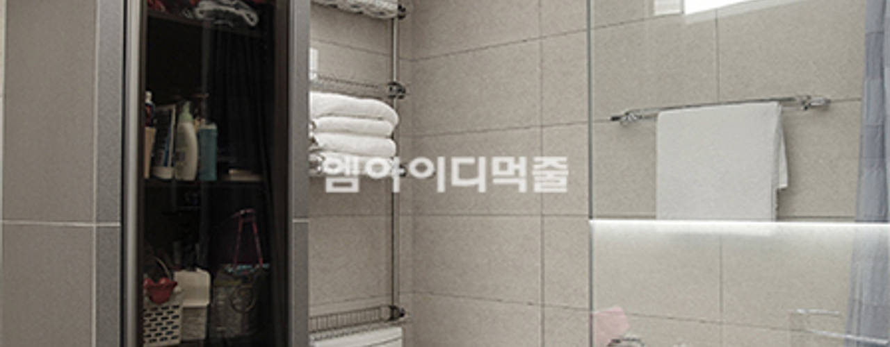 이태원 청화아파트 58평형, MID 먹줄 MID 먹줄 Baños de estilo moderno