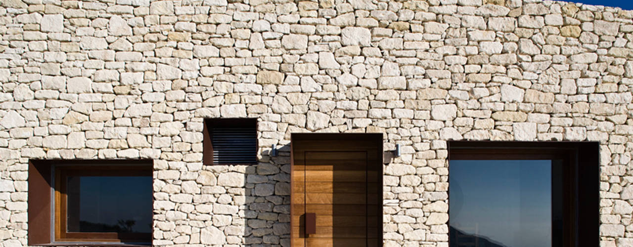 Casa en la montaña (CASA DE LA TORRE), Tomás Amat Estudio de Arquitectura Tomás Amat Estudio de Arquitectura Maisons rurales