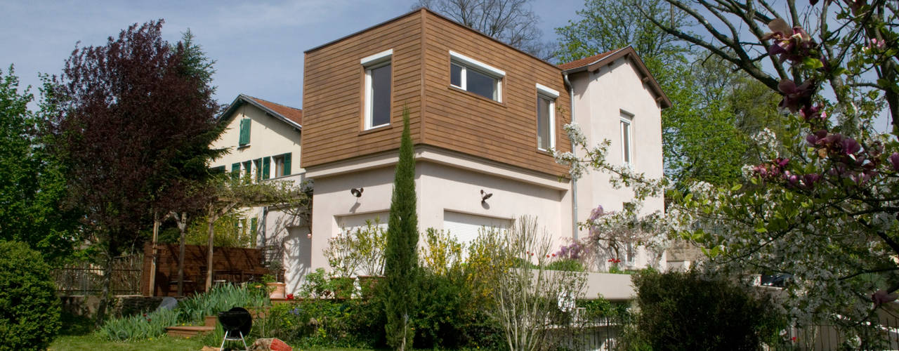 Extension bois sur terrasse, Saint Genis Laval, RGn architecte RGn architecte Casas modernas