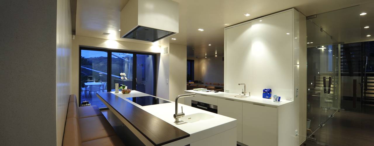 DHM57 Umbau und Zubau eines Einfamilienhouses mit Niederenergieanforderungen., zone architekten zone architekten Modern kitchen