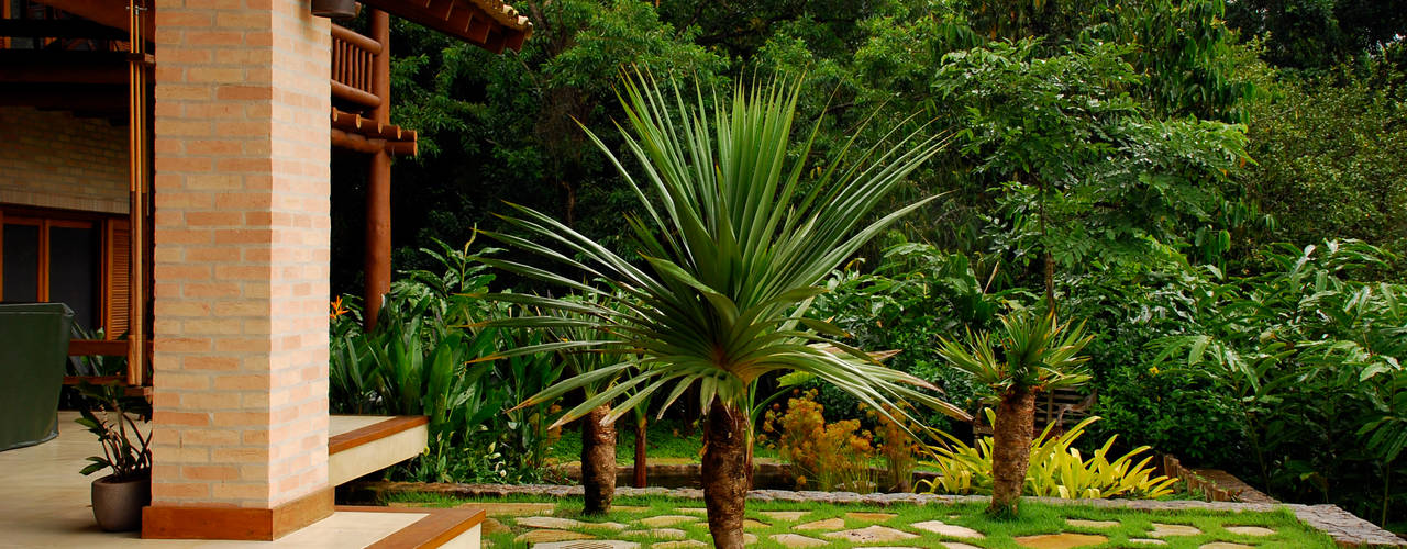 Residência SA - Ilhabela, SP, Gil Fialho Paisagismo Gil Fialho Paisagismo 트로피컬 정원