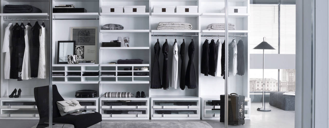 Client walk-in-wardrobes, Lamco Design LTD Lamco Design LTD Vestidores y placares de estilo moderno