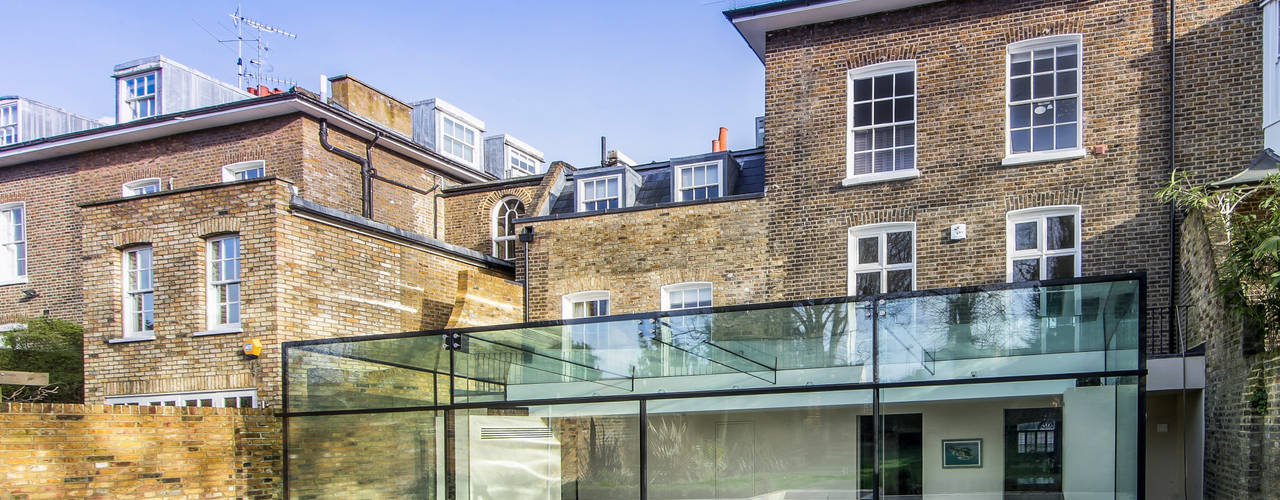 Barnes, London: Beautiful Seamless Glass Box Extension by Culmax with Glass Beams, Maxlight Maxlight Jardins de inverno modernos