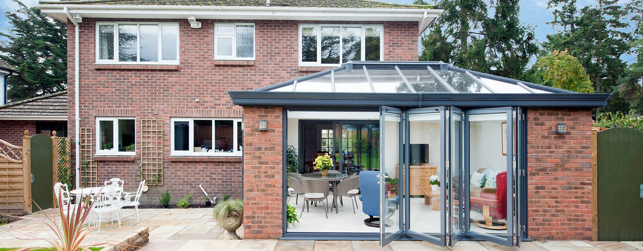 homify Modern conservatory