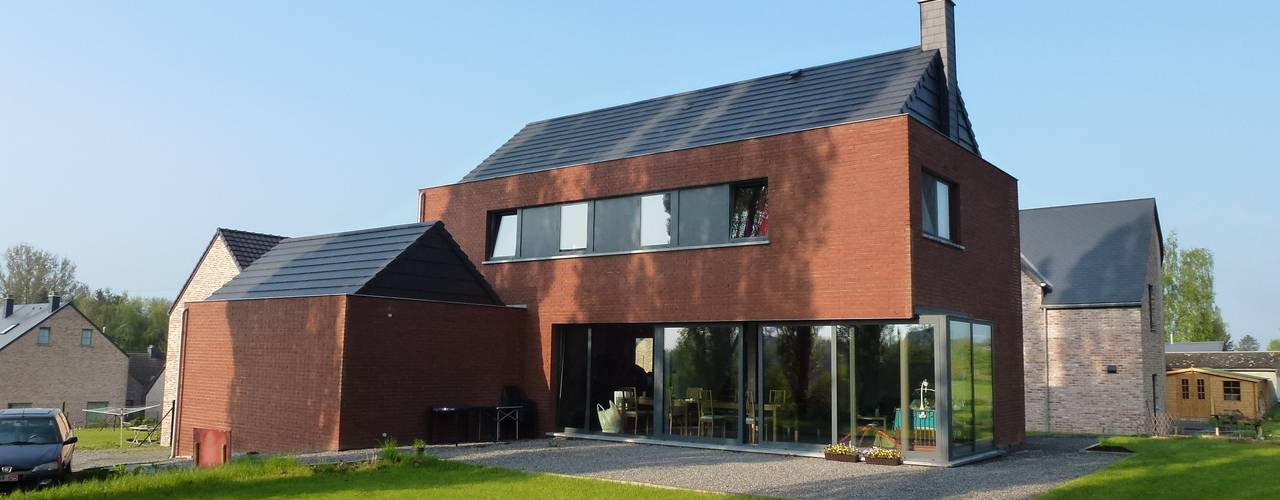 Assis sur une boite de verre, XVDH Architecture XVDH Architecture Modern home