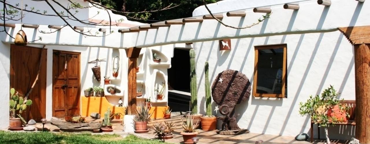 Casa Santa Fe, Cenquizqui Cenquizqui Pasillos, vestíbulos y escaleras de estilo rústico