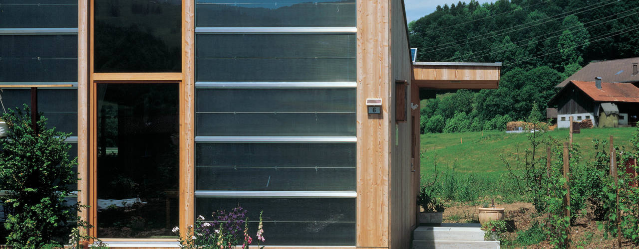 Solarhaus III in Ebnat-Kappel CH, 2000, Dietrich Schwarz Architekten AG Dietrich Schwarz Architekten AG Minimalist houses