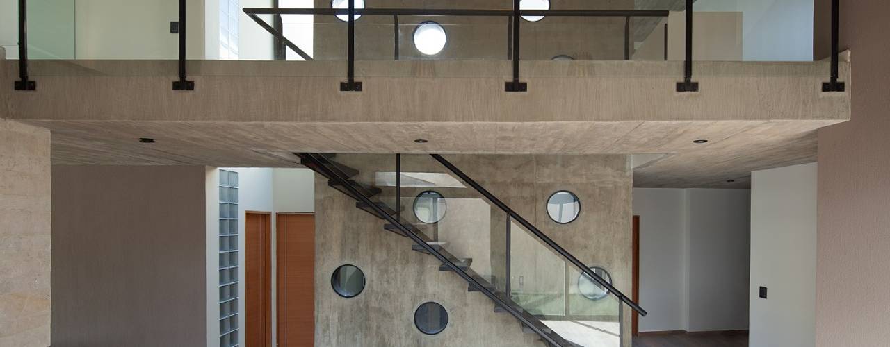 homify Pasillos, vestíbulos y escaleras de estilo moderno