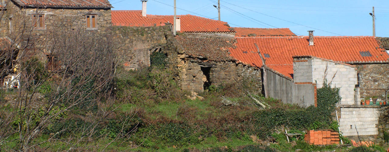 Remodelação de casa no Gondramaz, Atelier do Corvo Atelier do Corvo منازل