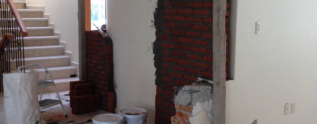 Remodelación Casa Habitación Interlomas, Huixquilucan Estado de México, Alejandra Zavala P. Alejandra Zavala P. Koridor & Tangga Modern