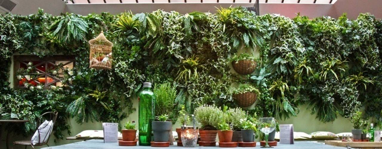 Artificial Vertical Garden/ Green Wall, Evergreen Trees & Shrubs Evergreen Trees & Shrubs İç bahçe