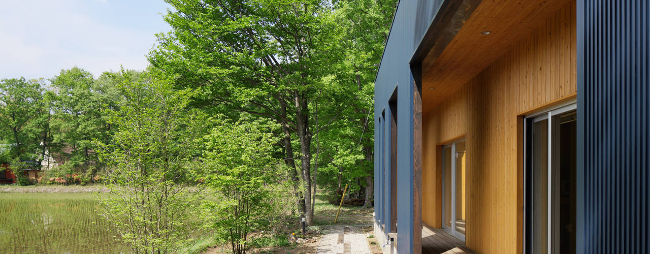 Ｖｉｌｌａ ｉｎ Ｎａｓｕ, 久保田章敬建築研究所 久保田章敬建築研究所 Moderne balkons, veranda's en terrassen