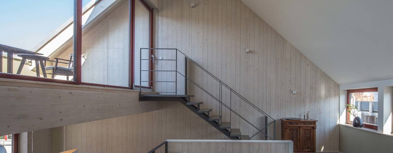 Außergewöhnliches Holzhaus mitten in der Stadt, Architektin Tanja Ernst-Adams Architektin Tanja Ernst-Adams Minimalist living room