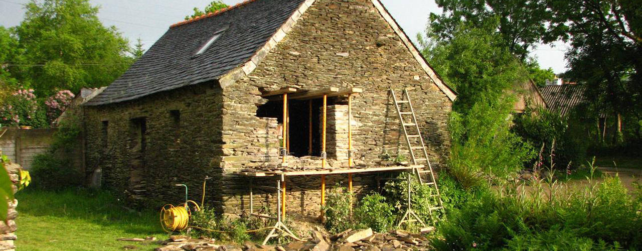 AN OLD BRETON BARN CONVERTED INTO AN ARTIST STUDIO, Modal Architecture Modal Architecture