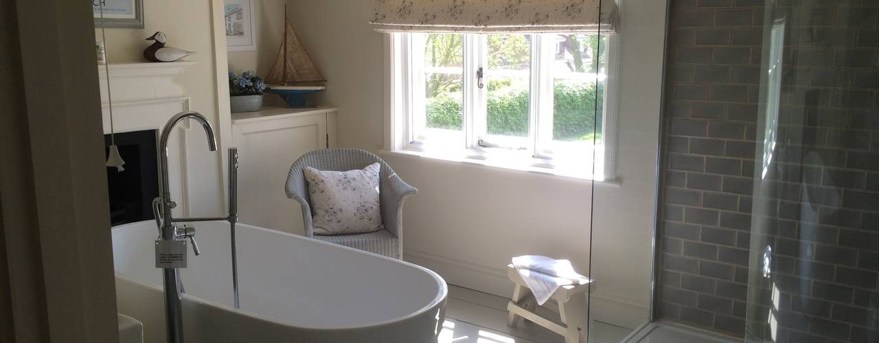 Renovation of a Holiday Cottage in North Norfolk , Rooms with a View Rooms with a View Casas de banho campestres