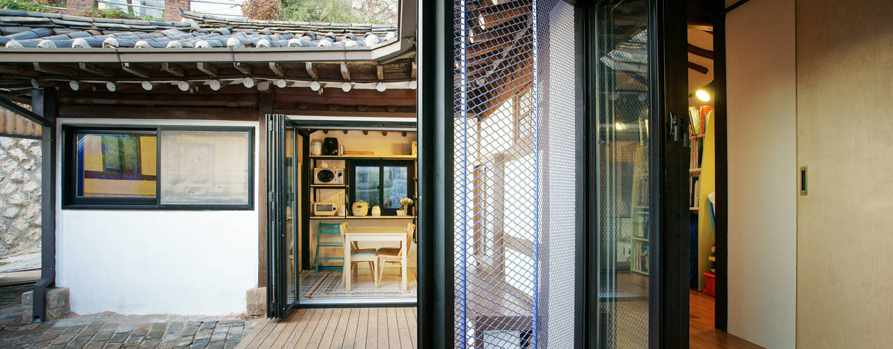 Buam-dong House, JYA-RCHITECTS JYA-RCHITECTS Patios & Decks