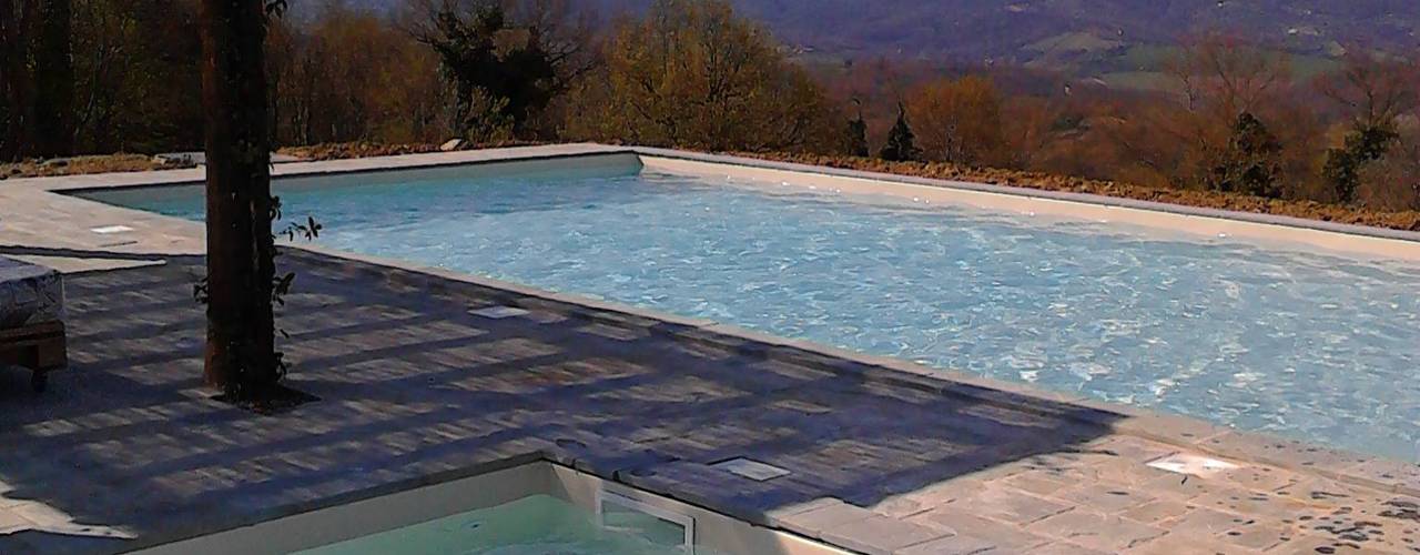 BioMalta: Rifinitura continua su massetto riscaldato - Bagni e piatti doccia, Marcello Gavioli Marcello Gavioli Rustic style pool