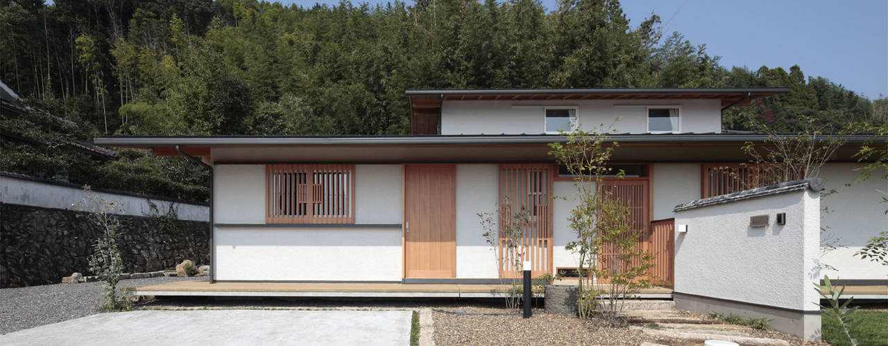 紡ぐ家 ～3世代の住まい～, 山道勉建築 山道勉建築 日本家屋・アジアの家 木 白色