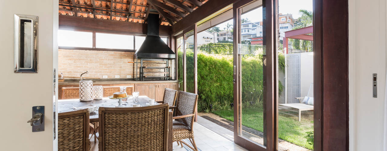 Casa Cidade Jardim, Boutique Arquitetura Boutique Arquitetura Rustic style balcony, veranda & terrace