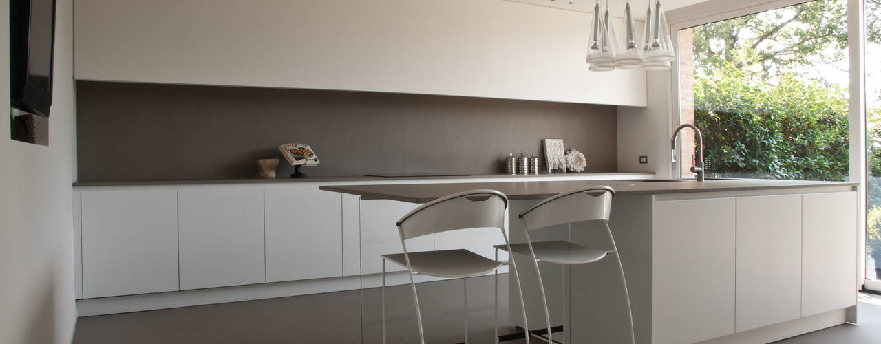 Abitazione SC, INSIDESIGN STUDIOSTORE - MELMAN GROUP SRL INSIDESIGN STUDIOSTORE - MELMAN GROUP SRL Modern style kitchen