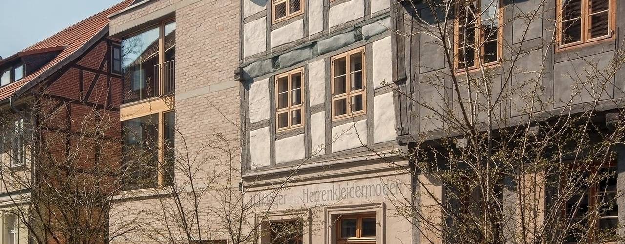 Wohnen im Weltkulturerbe Quedlinburg, qbatur Planungsgenossenschaft eG qbatur Planungsgenossenschaft eG Classic style houses