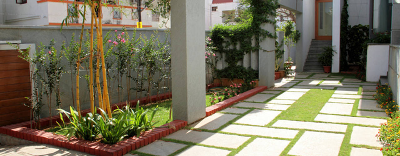 RESIDENCE FOR MRS. & MR. VASUKI RAJAGOPALAN, Muraliarchitects Muraliarchitects Modern garden