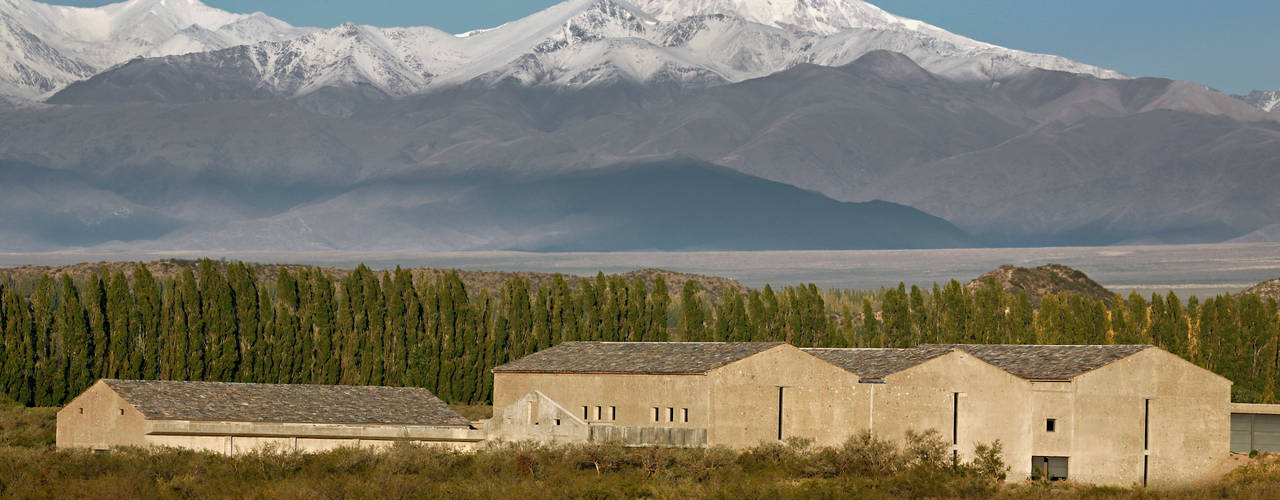 Bodega Atamisque, Bórmida & Yanzón arquitectos Bórmida & Yanzón arquitectos مساحات تجارية حجر