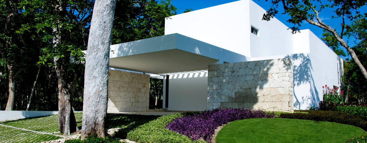 Casa entre Arboles, Enrique Cabrera Arquitecto Enrique Cabrera Arquitecto Modern Evler