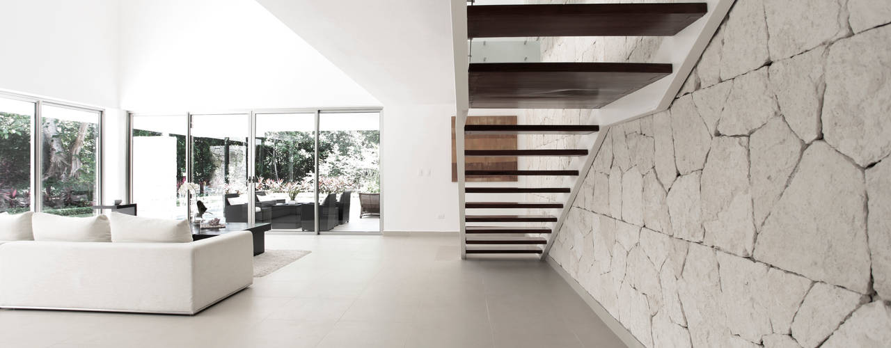 Casa entre Arboles, Enrique Cabrera Arquitecto Enrique Cabrera Arquitecto Modern corridor, hallway & stairs