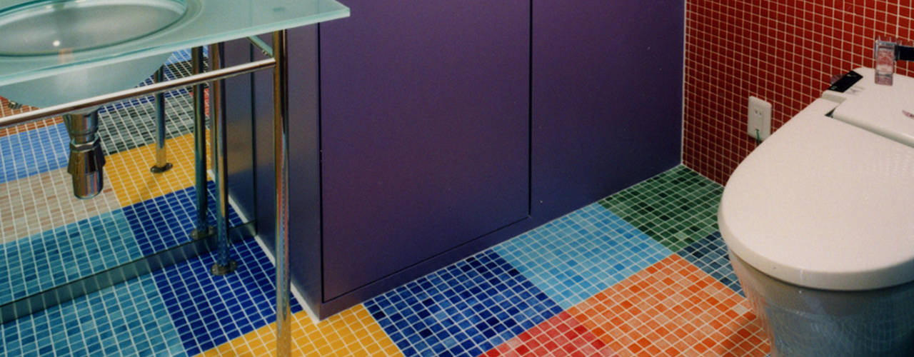 色彩ある空間, ユミラ建築設計室 ユミラ建築設計室 モダンスタイルの お風呂