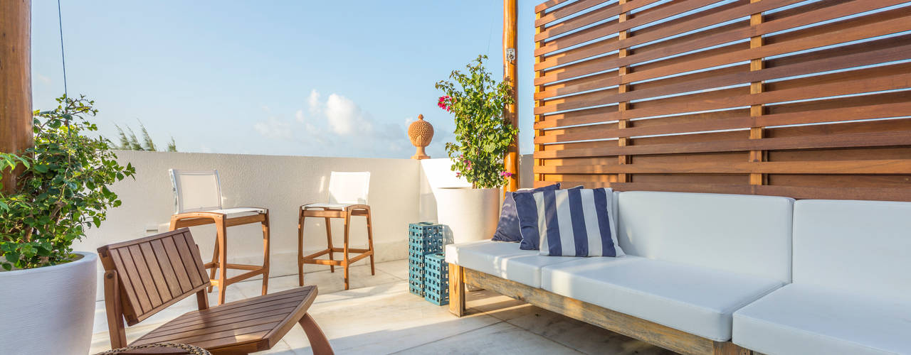 homify Tropical style balcony, veranda & terrace