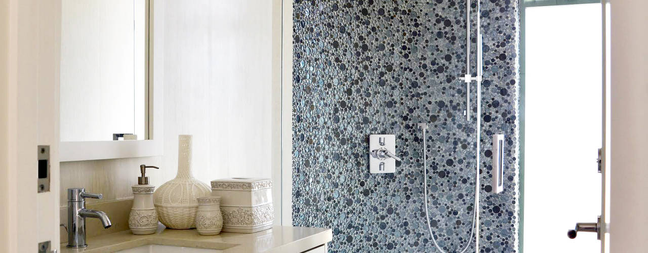 Malibu Decor by Erika Winters Inc. Design, Erika Winters® Design Erika Winters® Design Modern bathroom