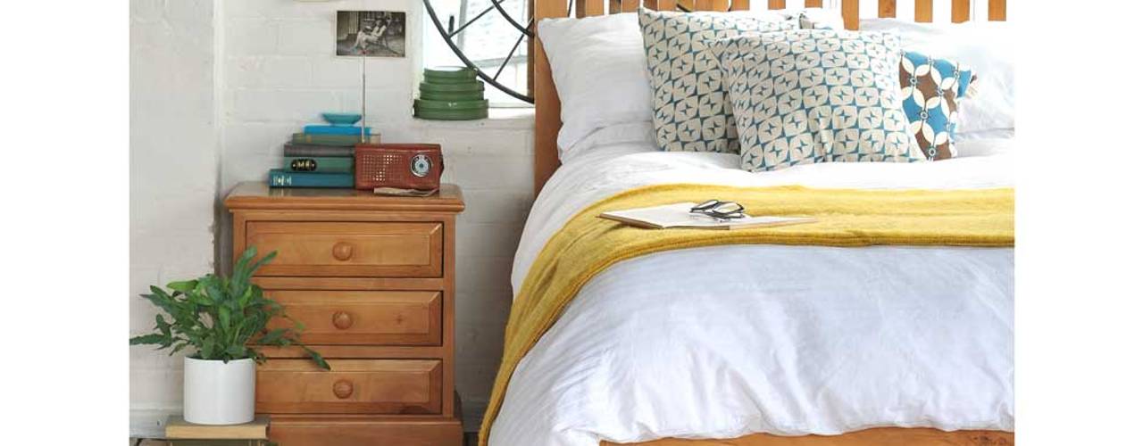 AW15, The Cotswold Company The Cotswold Company Country style bedroom Wood Wood effect