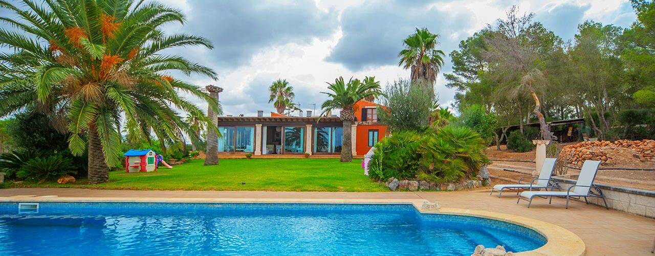 Villa S'Aranjassa, Lola Lola مسبح حجر