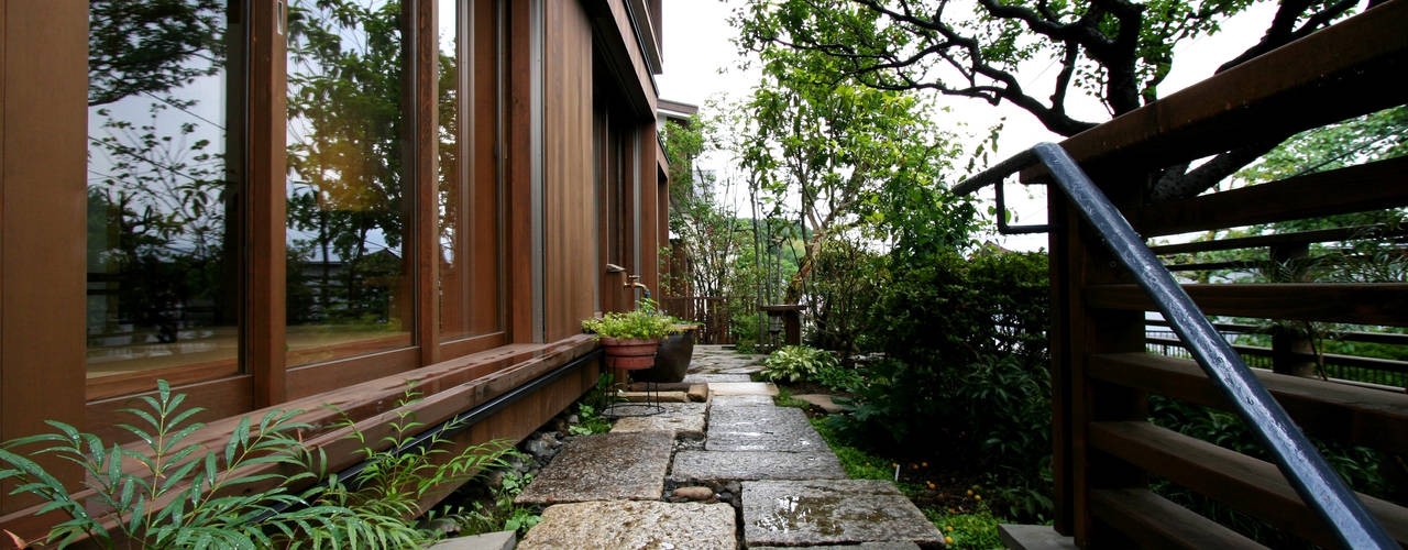 神木本町の家, 向山建築設計事務所 向山建築設計事務所 Modern Bahçe