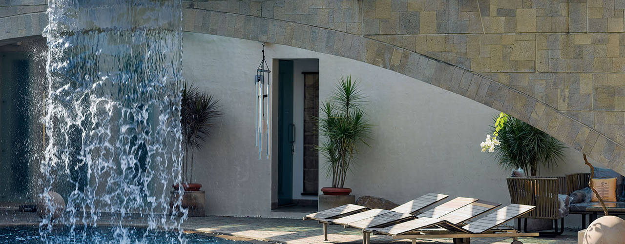 Nest - Private residence at Koregaon Park, TAO Architecture Pvt. Ltd. TAO Architecture Pvt. Ltd. Modern pool