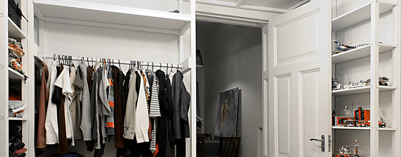 homify Modern dressing room