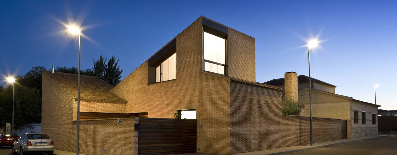 Impresionante Fachada e Interiores de Lujo en esta Casa, daniel rojas berzosa. arquitecto daniel rojas berzosa. arquitecto Будинки