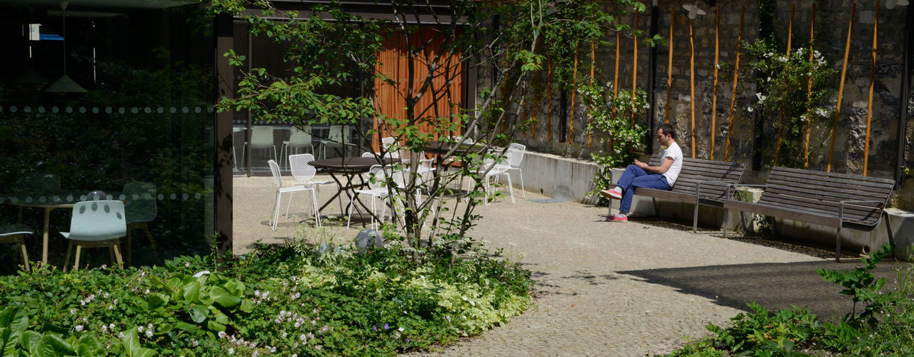 Foyer Mélingue, Paris 20ème, Atelier Roberta Atelier Roberta Nowoczesny ogród